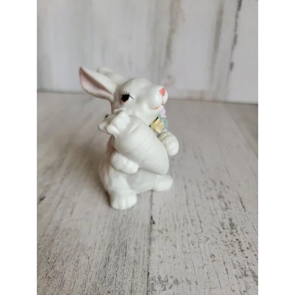 White ceramic rabbit carrot Easter Bunny flowering - Picture 3 of 7